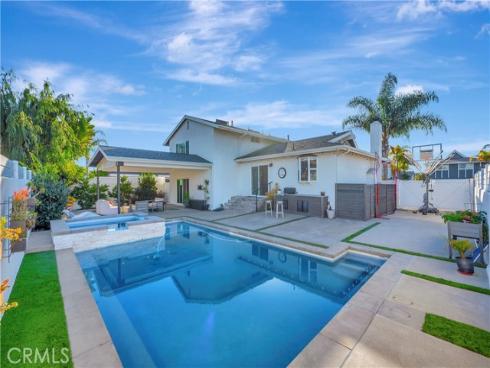 17252 Breda Lane, Huntington Beach, CA