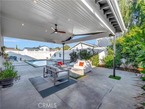 17252 Breda Lane, Huntington Beach, CA