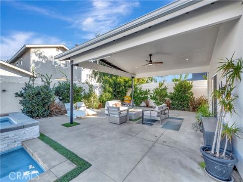 17252 Breda Lane, Huntington Beach, CA