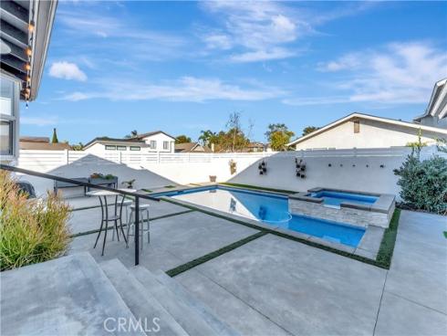 17252 Breda Lane, Huntington Beach, CA