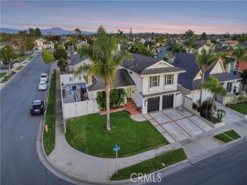 17252 Breda Lane, Huntington Beach, CA