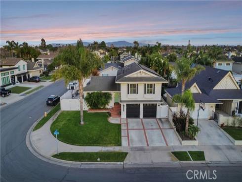 17252 Breda Lane, Huntington Beach, CA