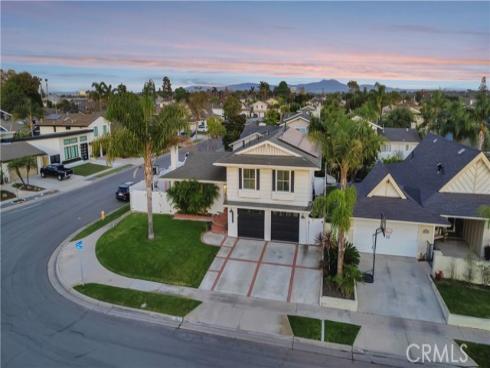 17252 Breda Lane, Huntington Beach, CA