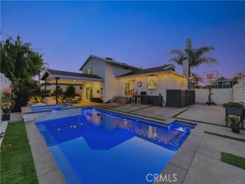 17252 Breda Lane, Huntington Beach, CA