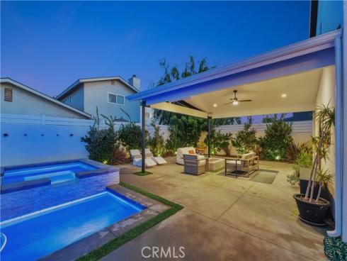 17252 Breda Lane, Huntington Beach, CA