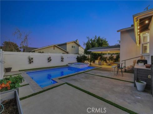 17252 Breda Lane, Huntington Beach, CA