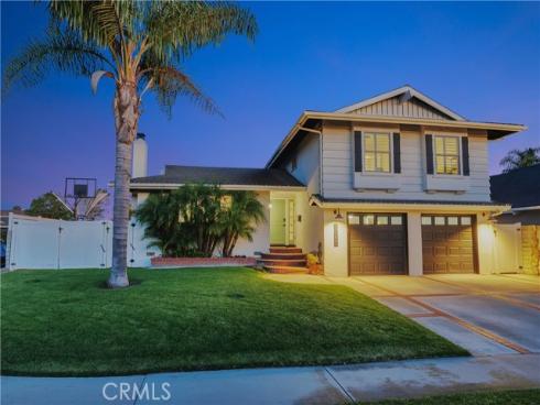 17252  Breda   Lane, Huntington Beach, CA