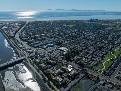 21372 Brookhurst 226 , Huntington Beach, CA