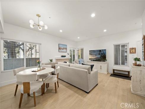 4561 Warner 101 Avenue, Huntington Beach, CA