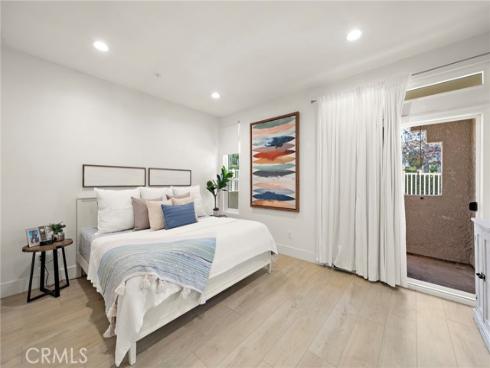 4561 Warner 101 Avenue, Huntington Beach, CA