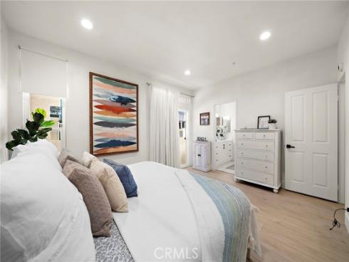 4561 Warner 101 Avenue, Huntington Beach, CA