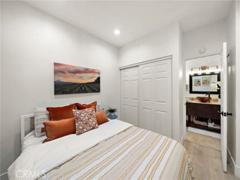 4561 Warner 101 Avenue, Huntington Beach, CA