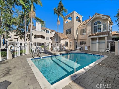 4561 Warner 101 Avenue, Huntington Beach, CA