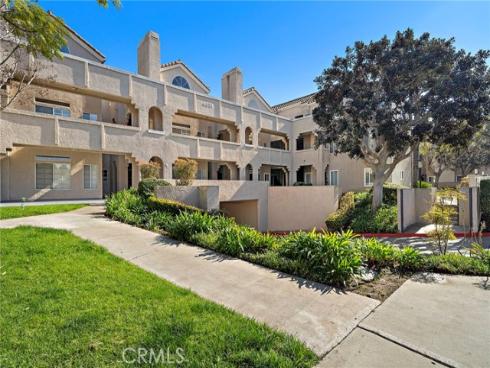 4561 Warner 101 Avenue, Huntington Beach, CA