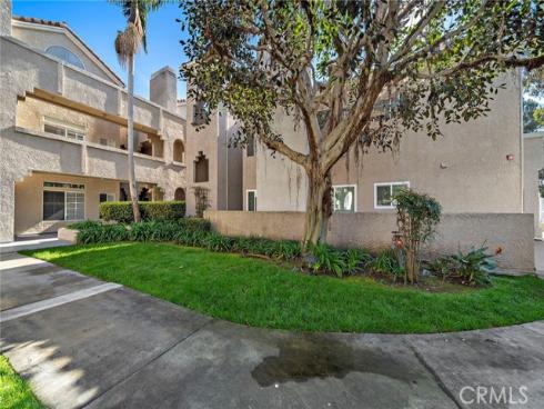 4561 Warner 101 Avenue, Huntington Beach, CA