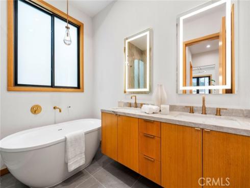 1828 Pine Street, Huntington Beach, CA