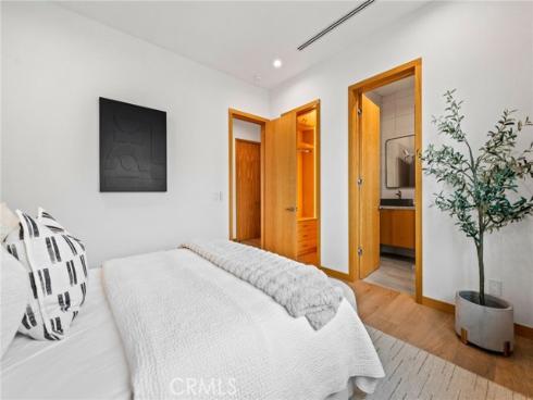 1828 Pine Street, Huntington Beach, CA