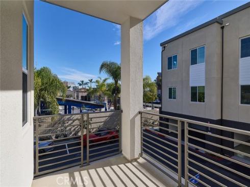 7268 Aura Circle, Huntington Beach, CA