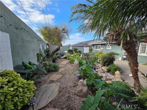 7822  Rhine  , Huntington Beach, CA