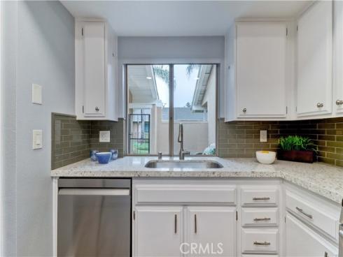 8566 Sierra 911-C , Huntington Beach, CA