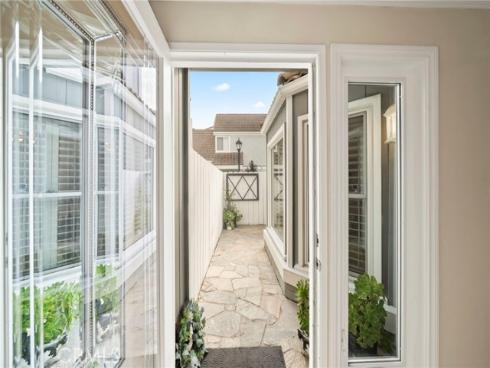 3889 Aruba , Huntington Beach, CA