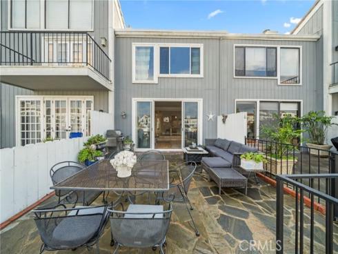 3889 Aruba , Huntington Beach, CA