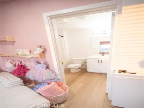 17952 Seaglass Drive, Huntington Beach, CA