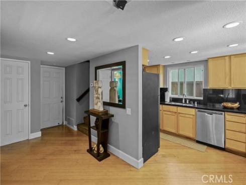 706 Oceanhill , Huntington Beach, CA