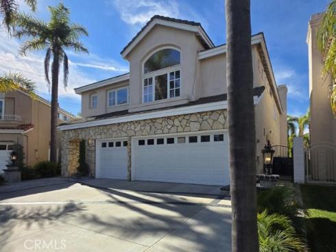 21231 Dove Circle, Huntington Beach, CA