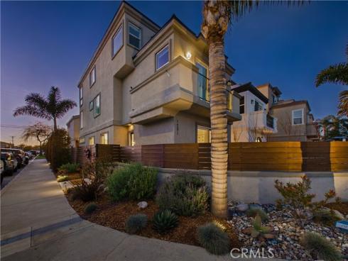 1201  Delaware   Street, Huntington Beach, CA