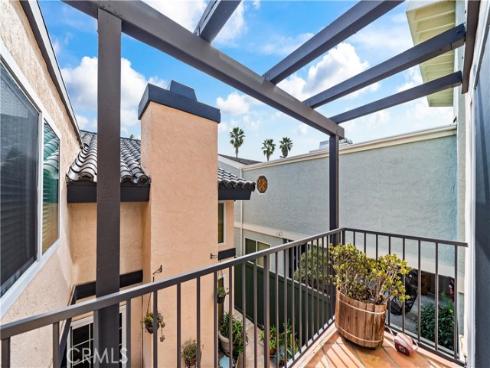 427  21st  , Huntington Beach, CA