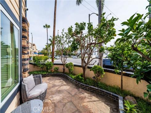 427  21st  , Huntington Beach, CA