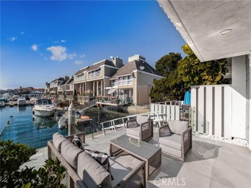 16435  Harbour  13  Lane, Huntington Beach, CA