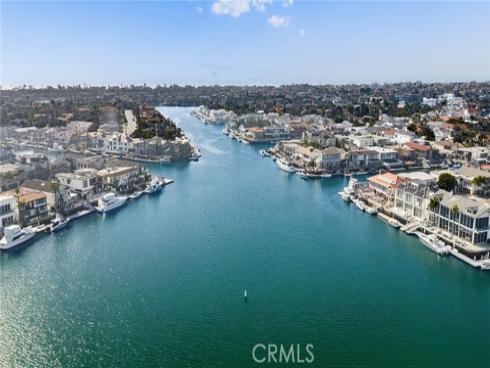 16435  Harbour  13  Lane, Huntington Beach, CA