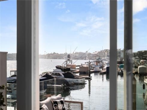 16435  Harbour  13  Lane, Huntington Beach, CA