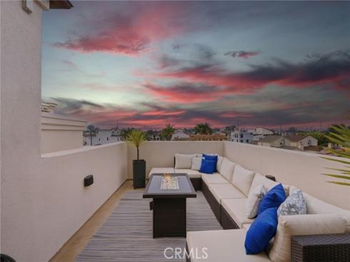 1202  Huntington   Street, Huntington Beach, CA