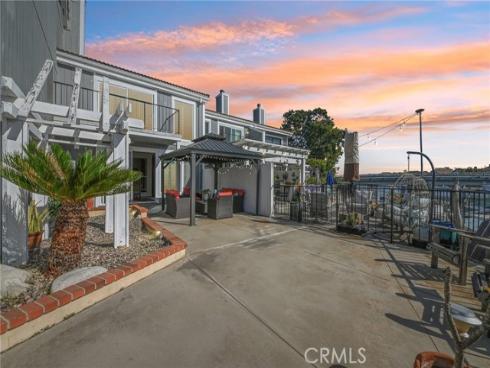 3592  Windspun  , Huntington Beach, CA