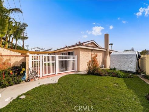 6261  Balmoral  , Huntington Beach, CA