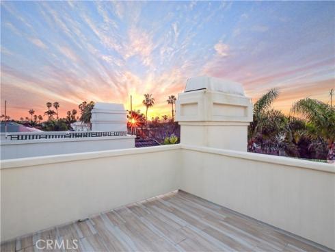 320  15th  , Huntington Beach, CA