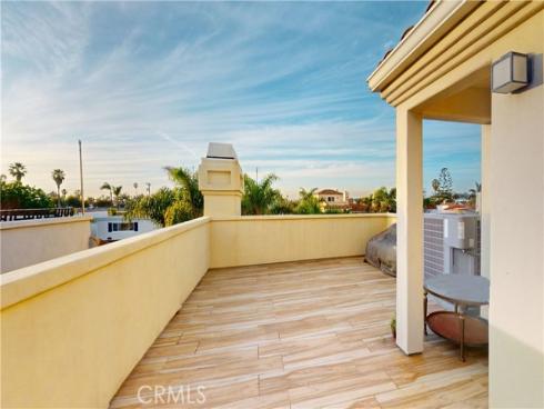 320  15th  , Huntington Beach, CA