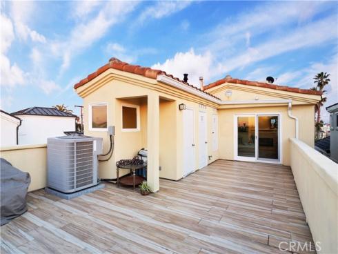 320  15th  , Huntington Beach, CA