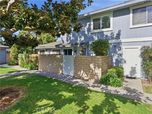 16395  Del Oro   Circle, Huntington Beach, CA
