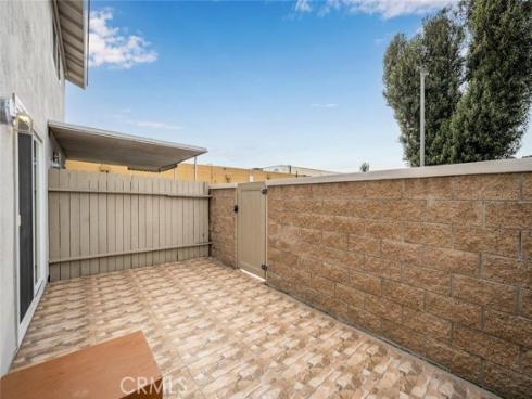 19880  Berkshire  , Huntington Beach, CA