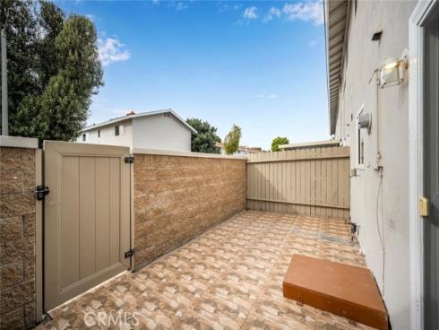 19880  Berkshire  , Huntington Beach, CA