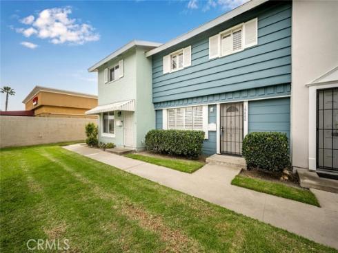 19880  Berkshire  , Huntington Beach, CA