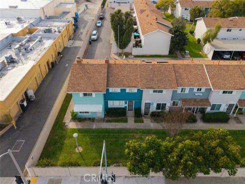 19880  Berkshire  , Huntington Beach, CA