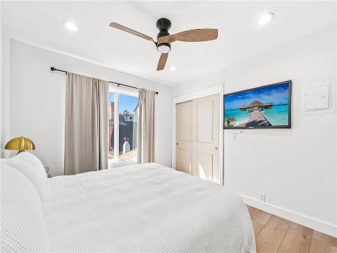 219  2nd   Street, Huntington Beach, CA