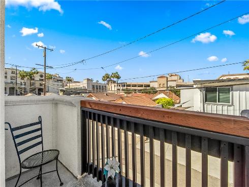 219  2nd   Street, Huntington Beach, CA