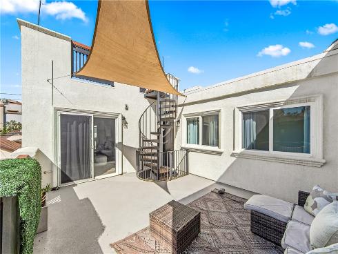 219  2nd   Street, Huntington Beach, CA