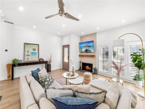 219  2nd   Street, Huntington Beach, CA